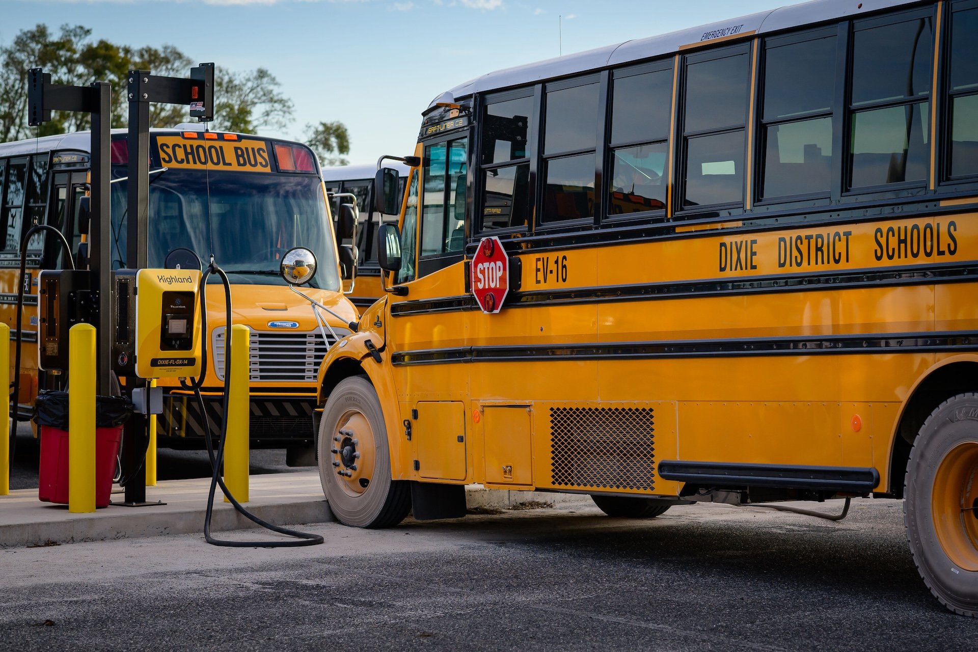 Dixie Schools Launch Electric Bus Fleet