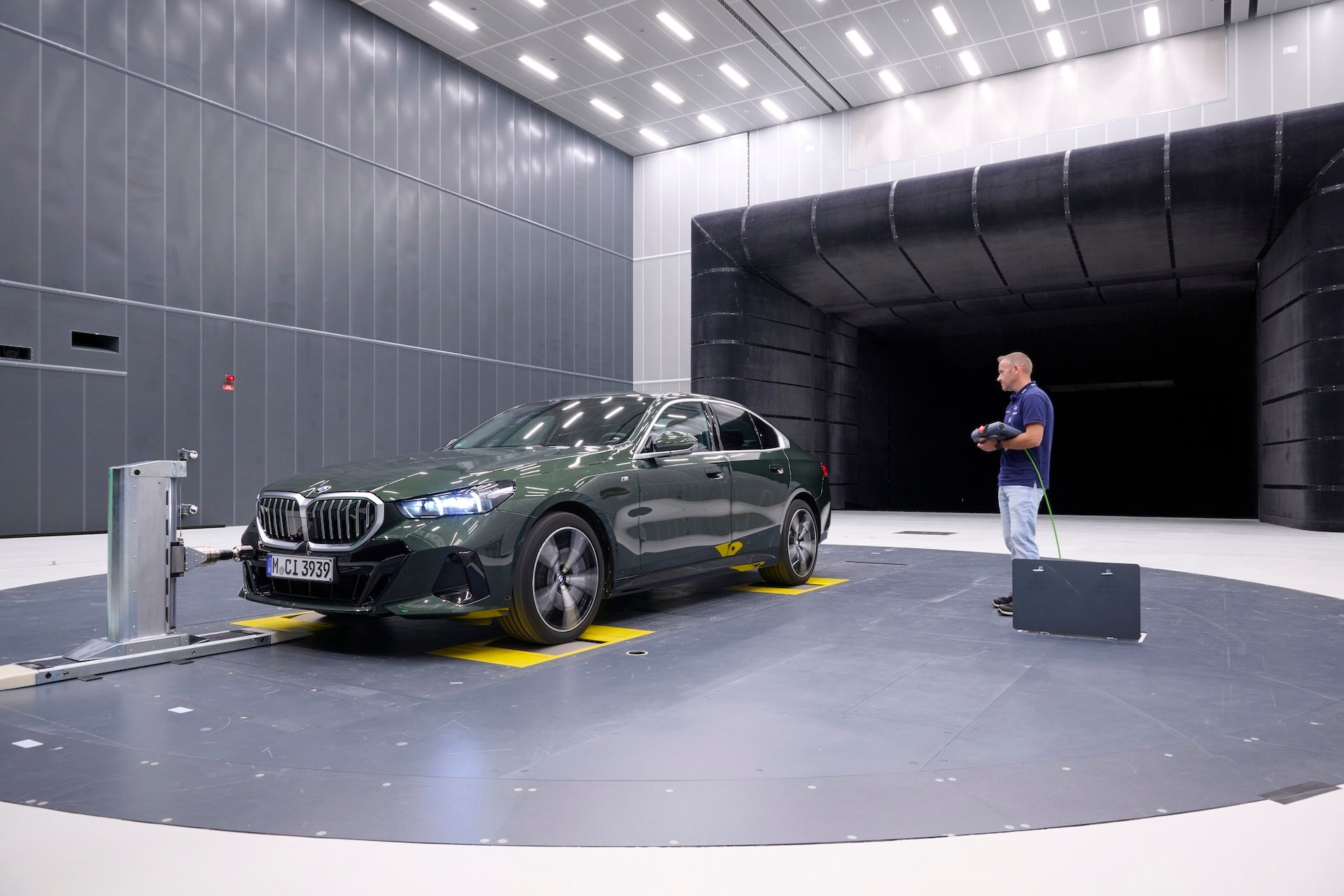 BMW Debuts New Aeroacoustic Center