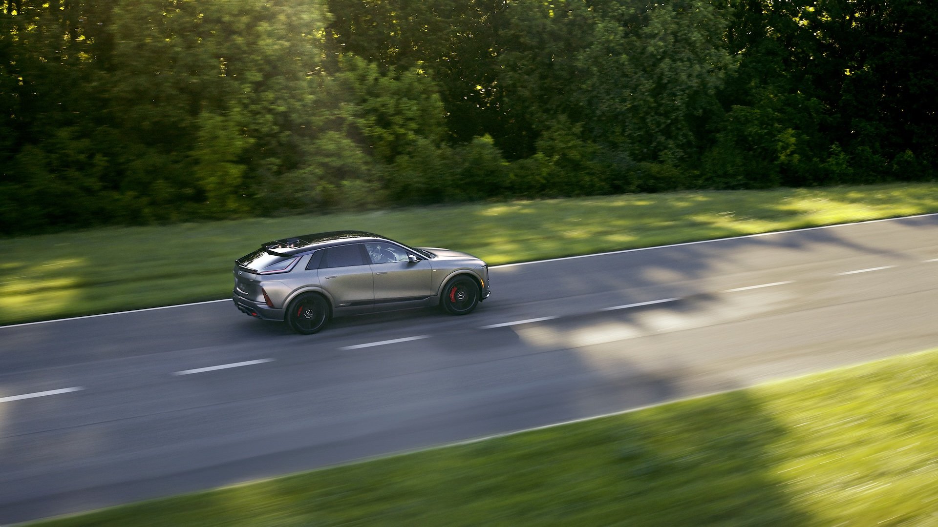 Cadillac LYRIQ-V: Electric Performance Redefined