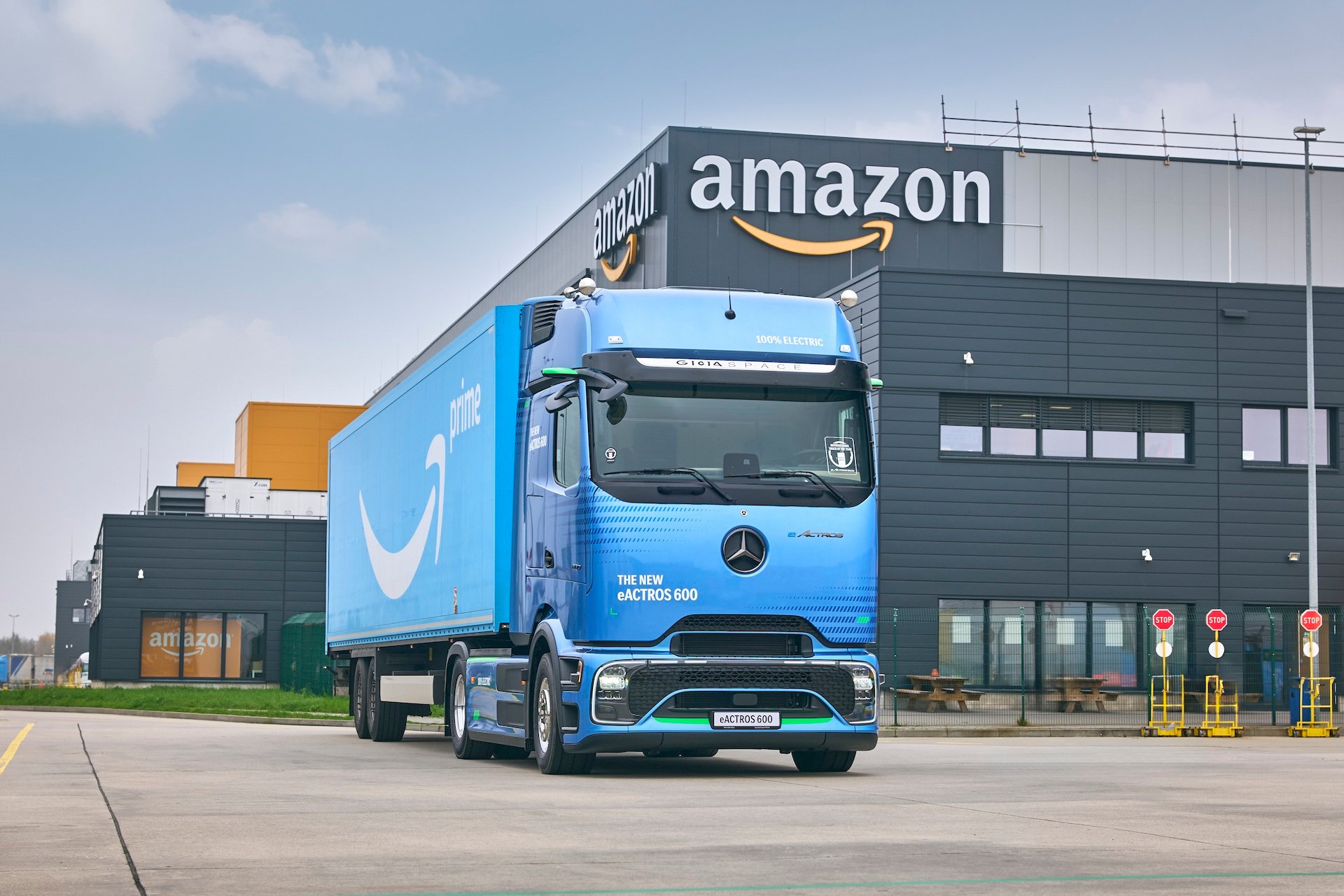 Amazon Orders 200+ eActros Electric Trucks