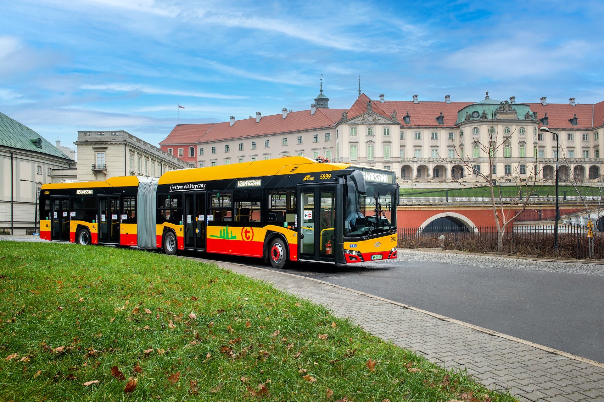 Warsaw Boosts Public Transportation with 50 Solaris Urbino 18 Electric Buses