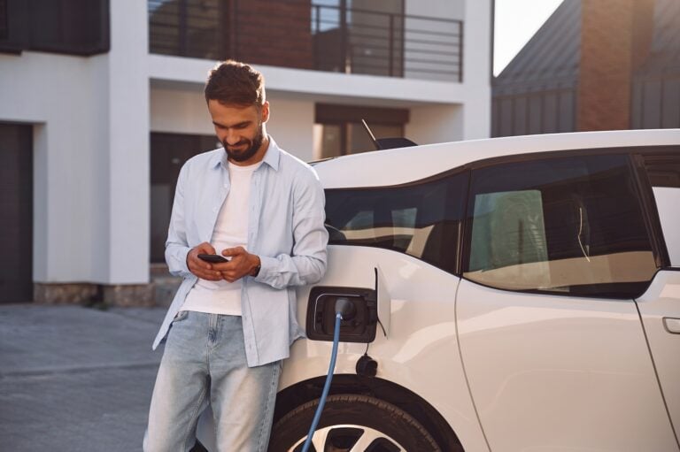 Volue and Norsk elbilforening Boost Smart EV Charging