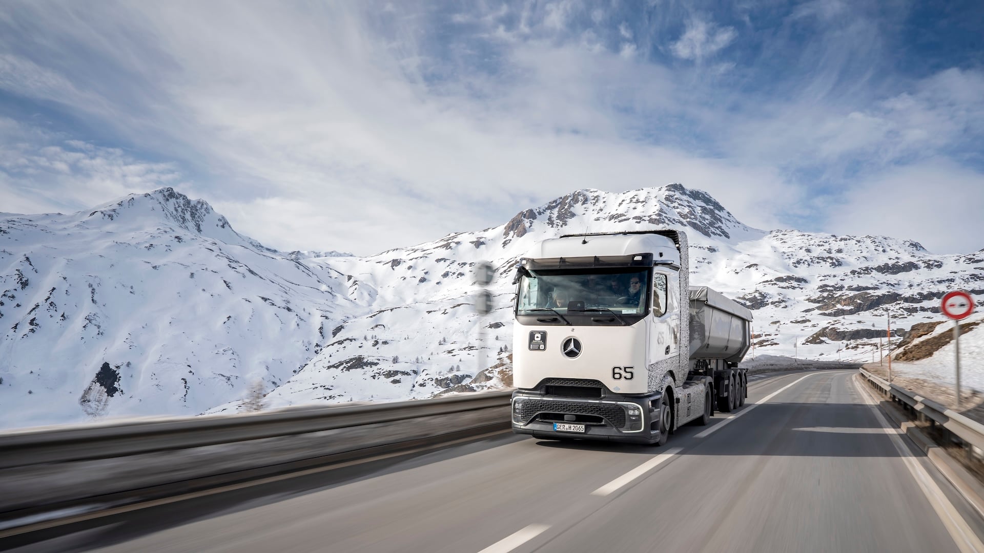Daimler’s GenH2 Trucks Conquer Swiss Alps