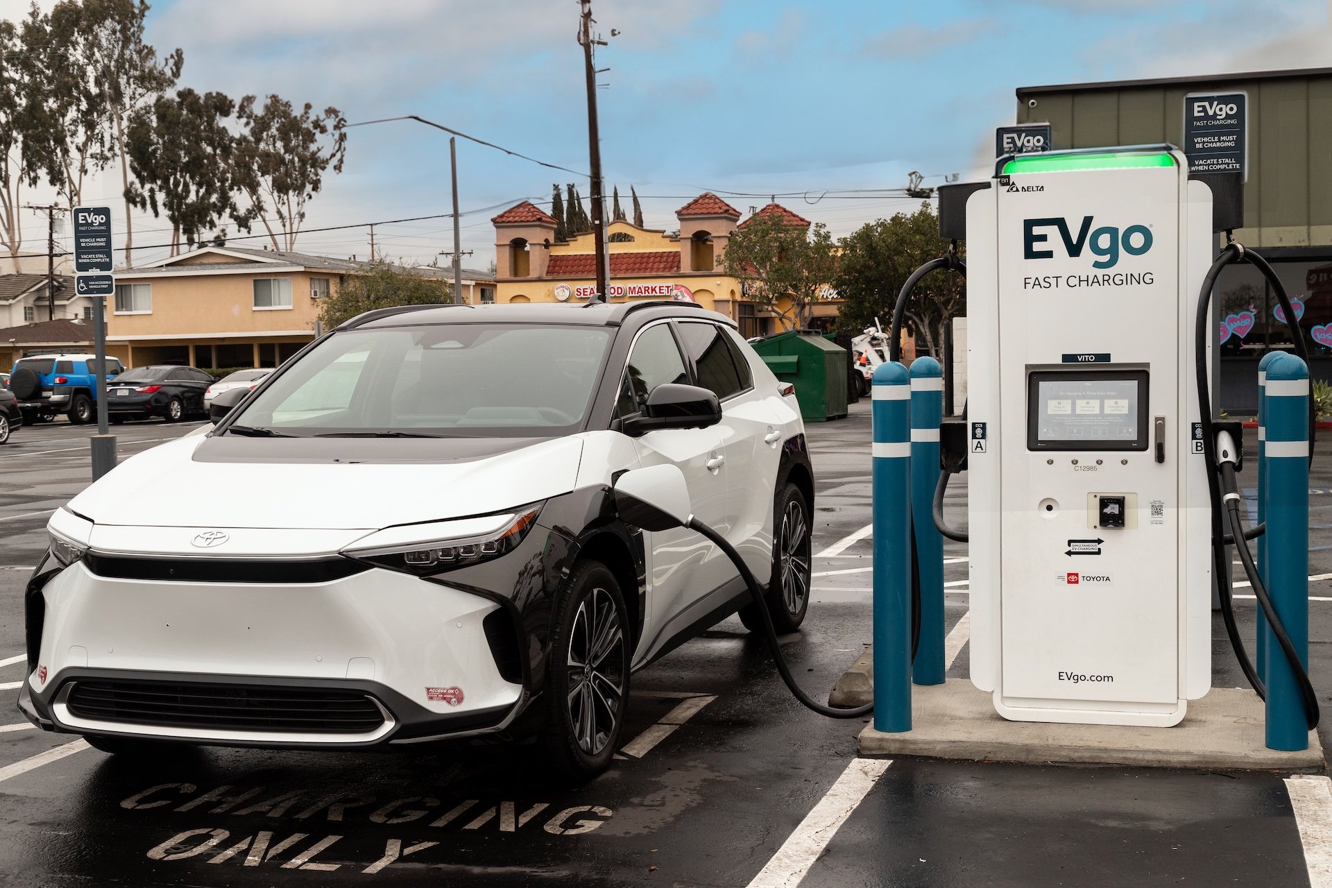 EVgo, Toyota Launch Fast Charging Stations