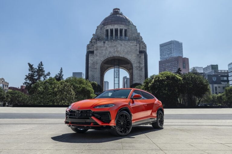 Lamborghini Unveils Urus SE in Mexico