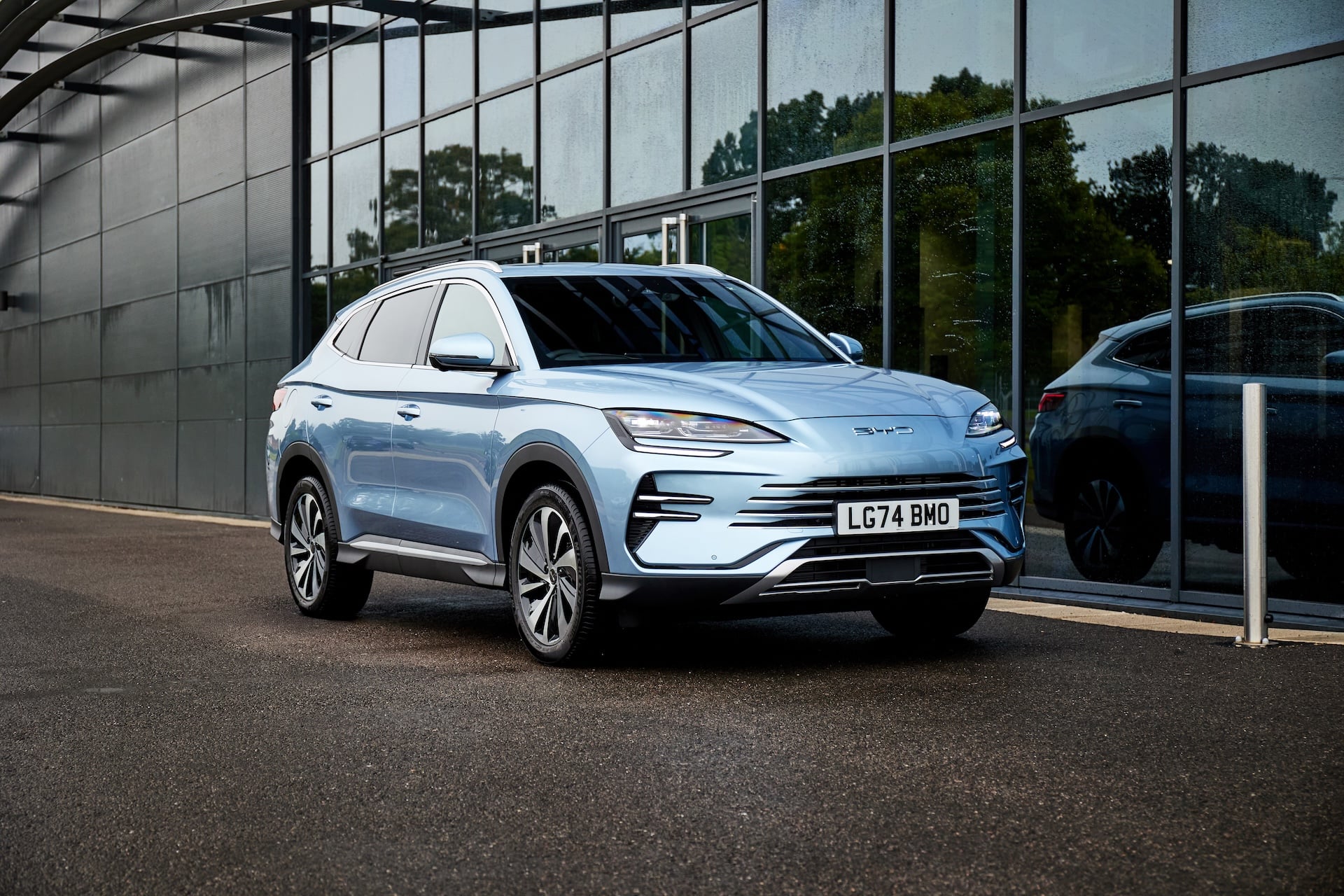 BYD SEAL U DM-i Hits 10,000 UK Sales