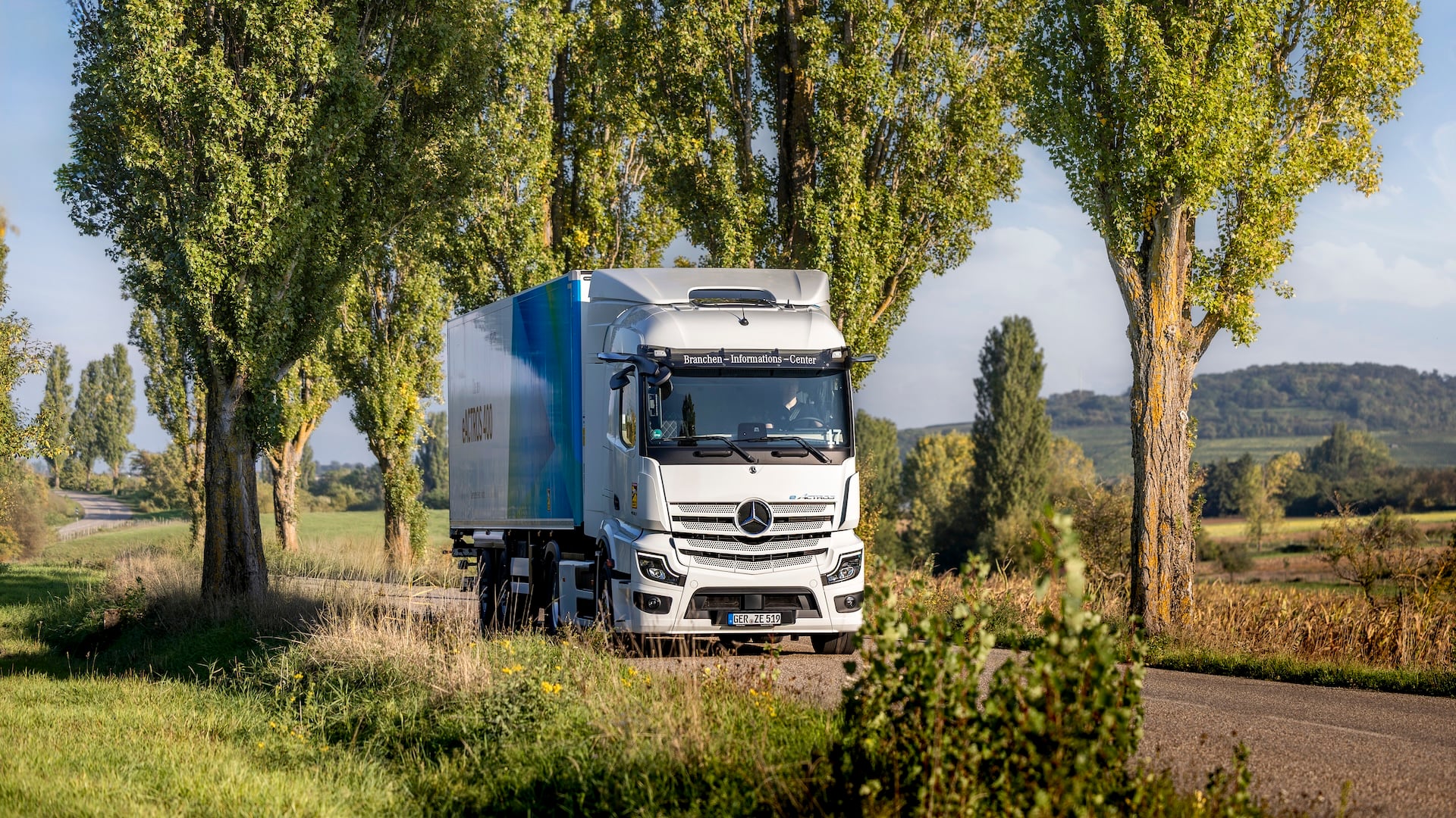 Mercedes-Benz eActros 400Mercedes-Benz eActros 400