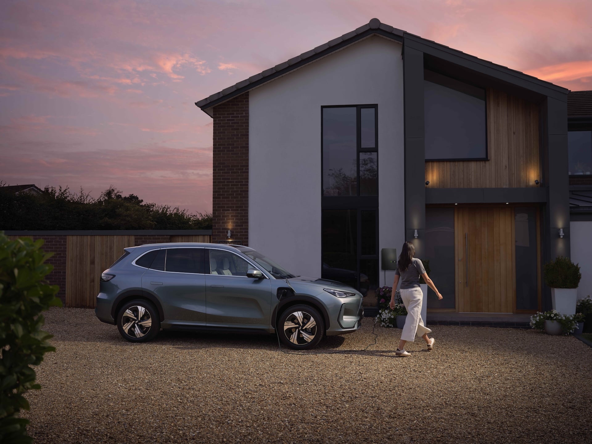 Geely Partners with Andersen for Chargers