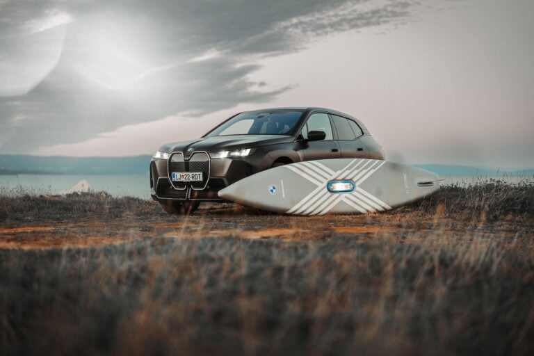 BMW Launches Electric Paddleboard with SipaBoards