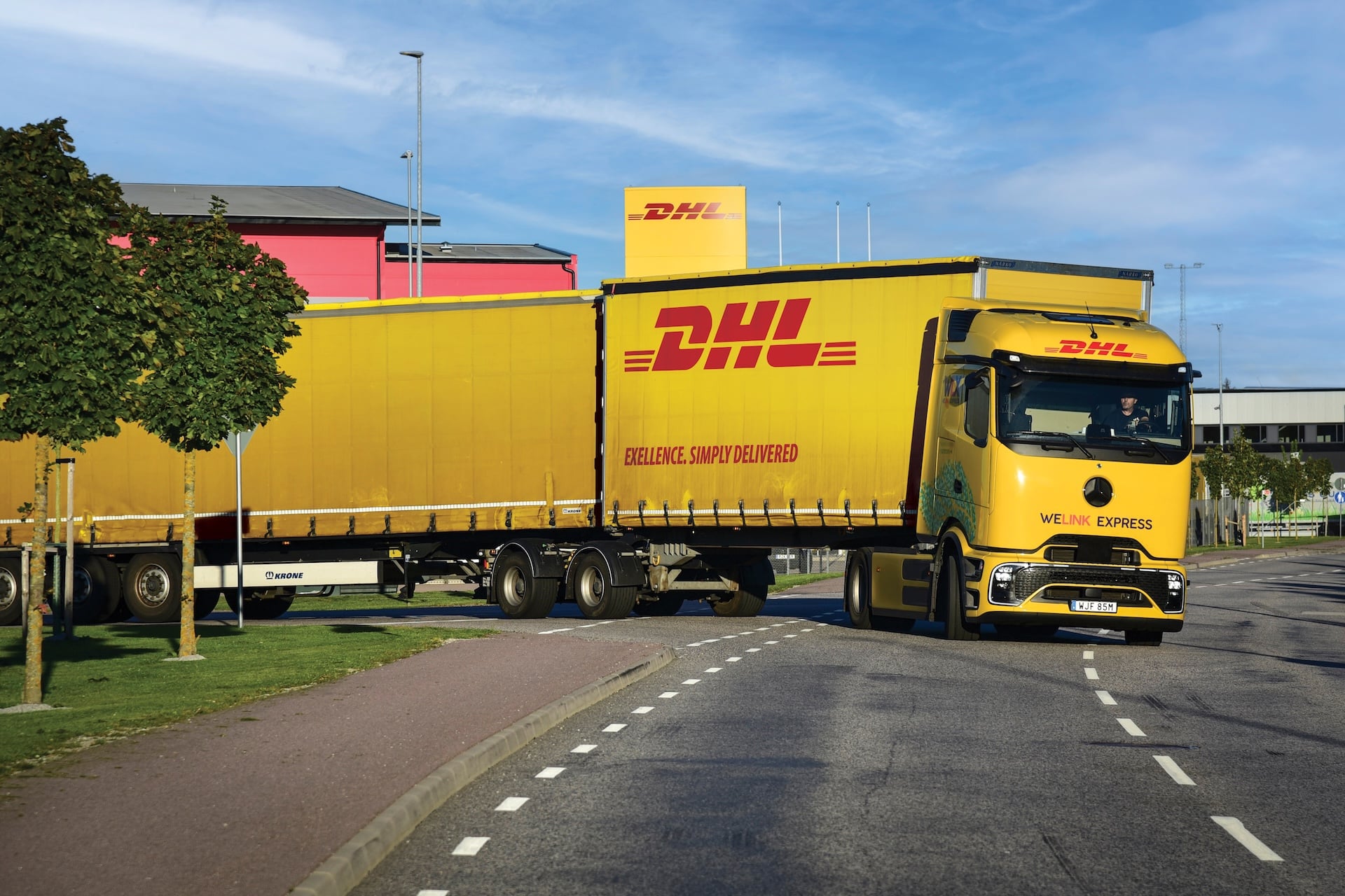 Swedish carrier WLX WeLink Express operates Mercedes-Benz eActros 600 electric trucks on 1,000+ km daily routes, demonstrating battery-electric viability in long-haul freight applications.