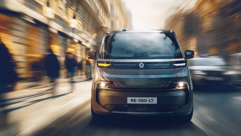 Renault Unveils Next-Generation Trafic Van E-Tech Electric
