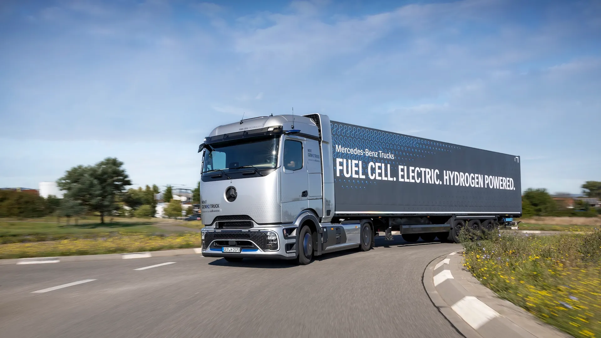 Mercedes-Benz NextGenH2 Truck Enters Small-Series Production