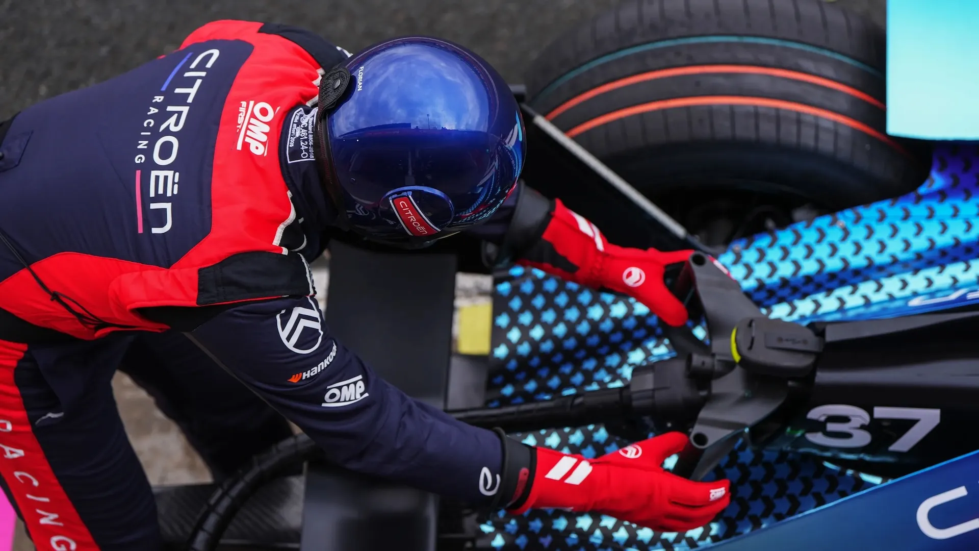 Formula E Pit Boost Adds Mid-Race Charging