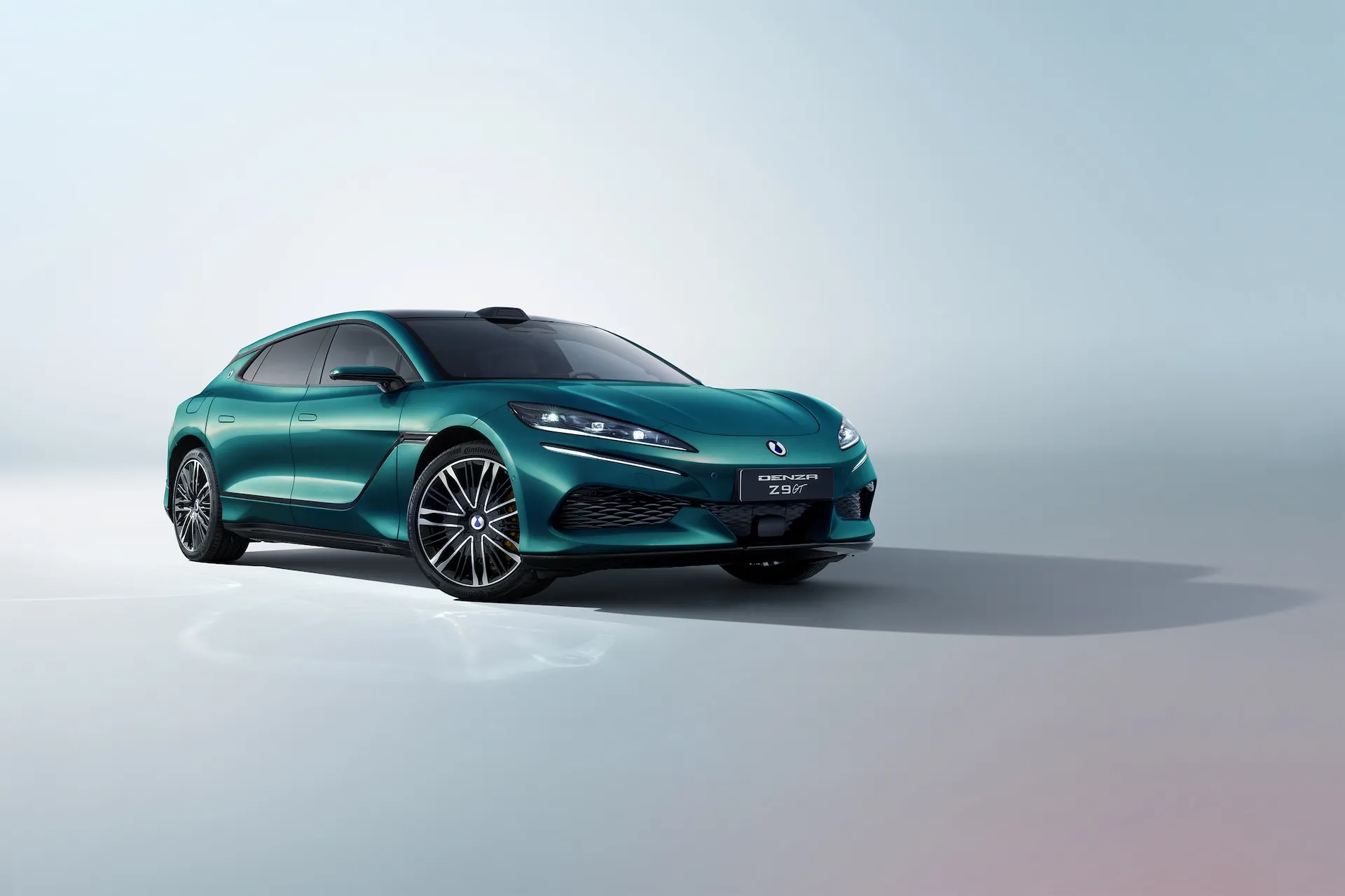 Denza Z9GT Brings BYD Flash Charging to Europe