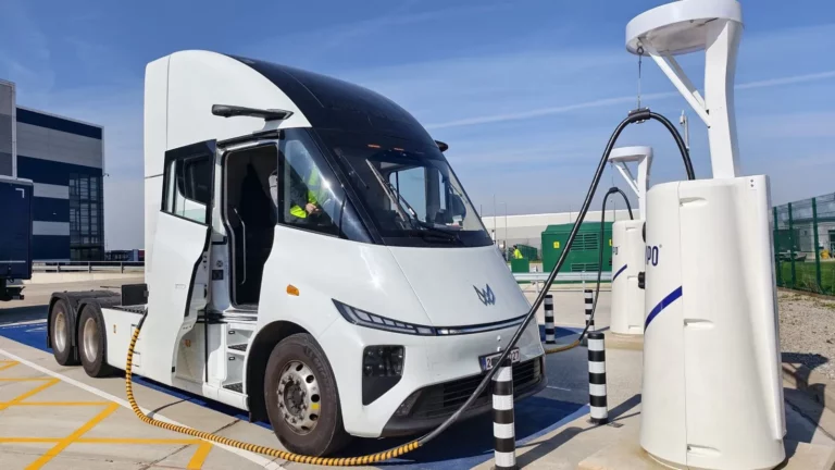 Windrose E700 Sets UK Electric Truck Charging Record