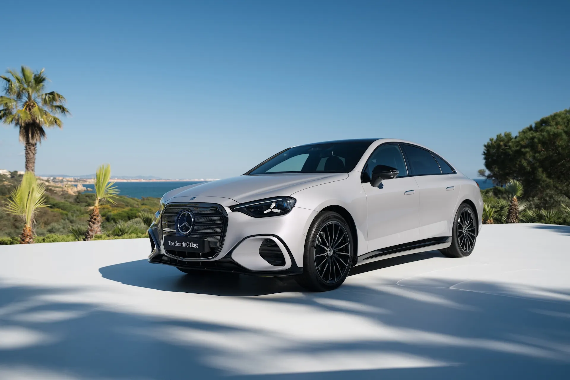Mercedes-Benz Unveils All-New Electric C-Class With 762 km WLTP Range
