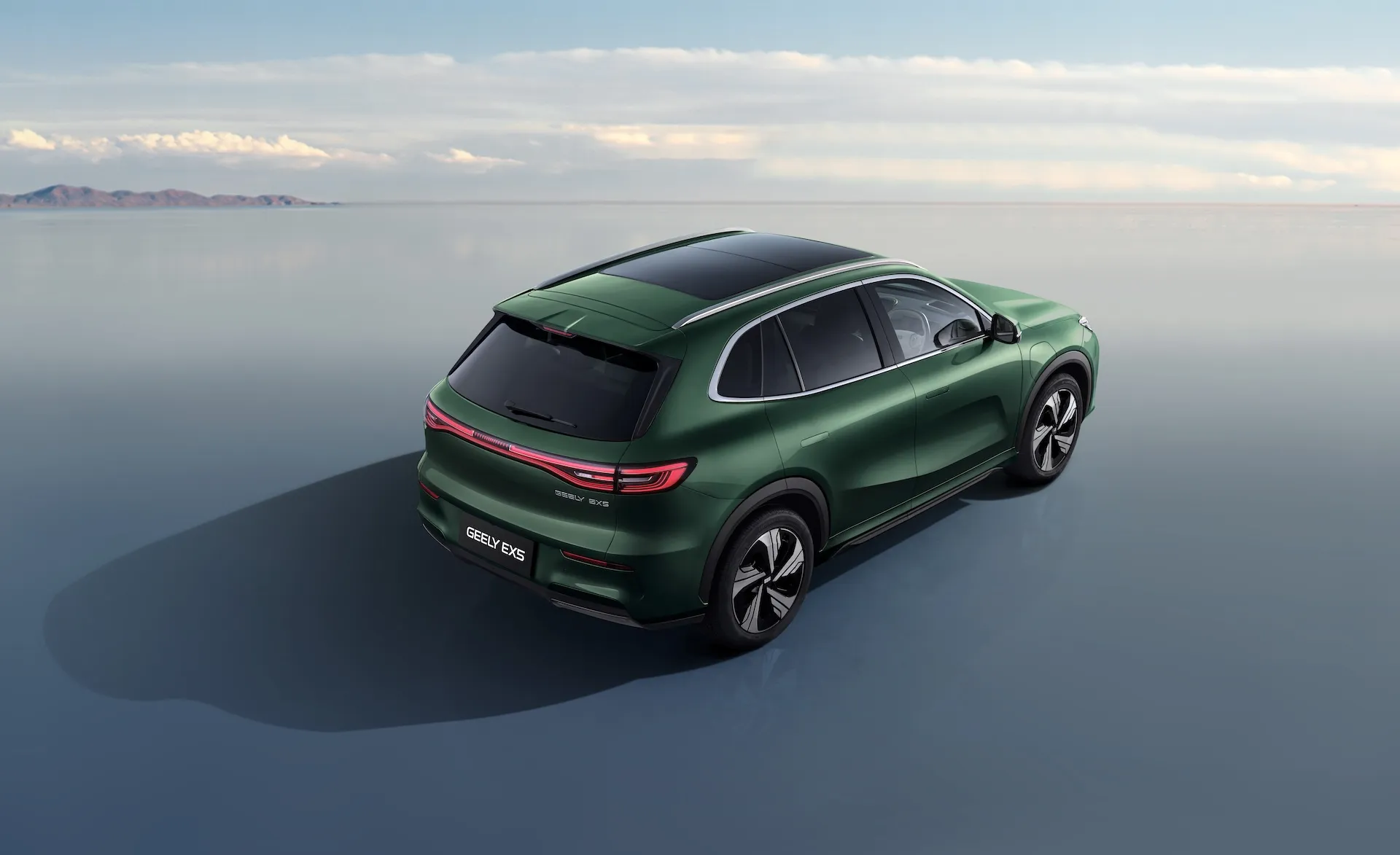 Geely EX5 Ultra Adds Bigger Battery, Towing, and 280-Mile Range to UK Lineup