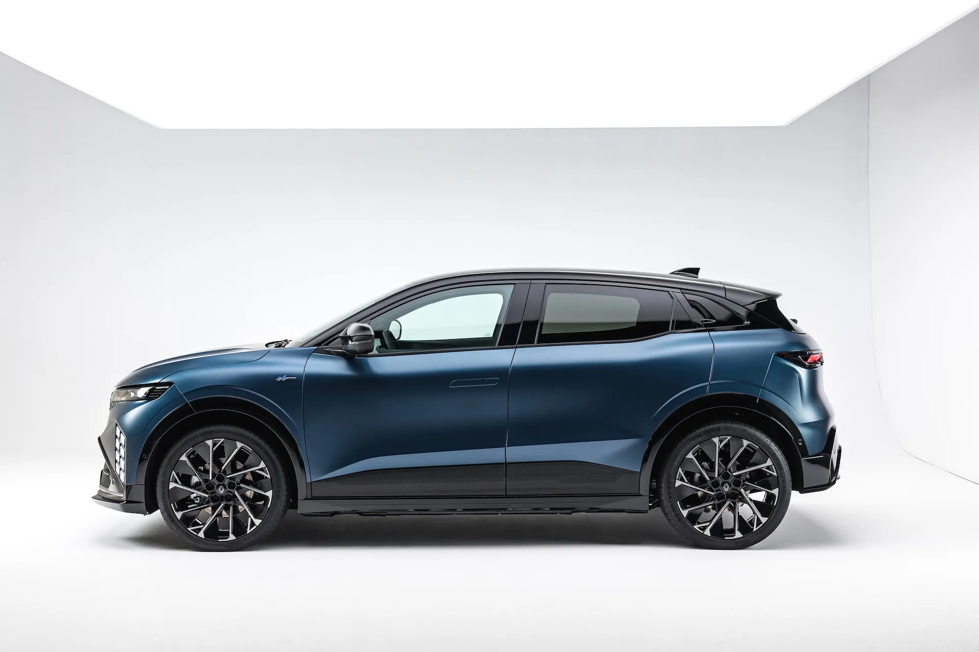 Renault Megane E-Tech Gets 67kWh Battery, 310-Mile Range