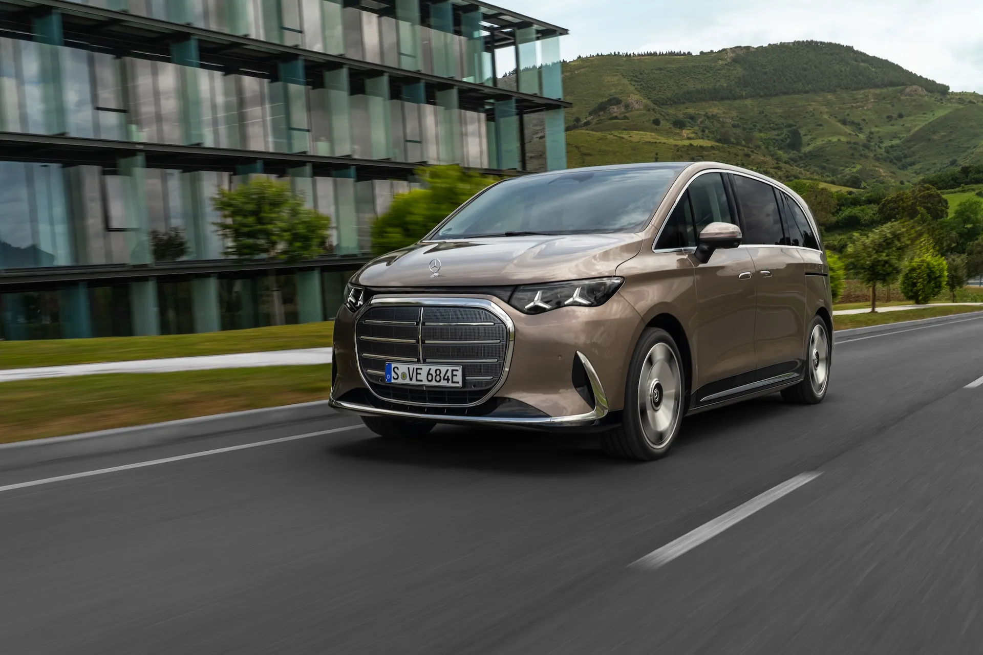 Mercedes-Benz VLE all-electric Grand Limousine