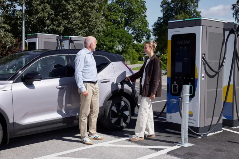 Seamless Charging automated EV charging service from Vattenfall InCharge and WirelessCar