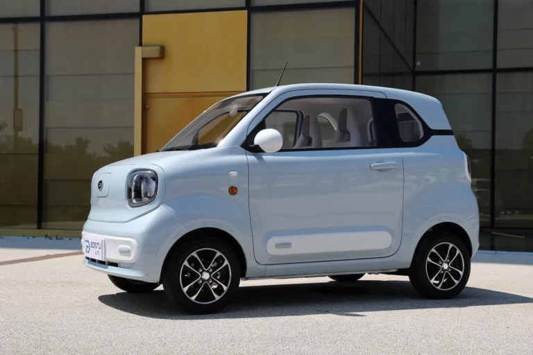 Bontu electric quadricycle lineup with BTE05 and BTE09 minicars and BTE03 mini commercial vehicle at the Milan European launch