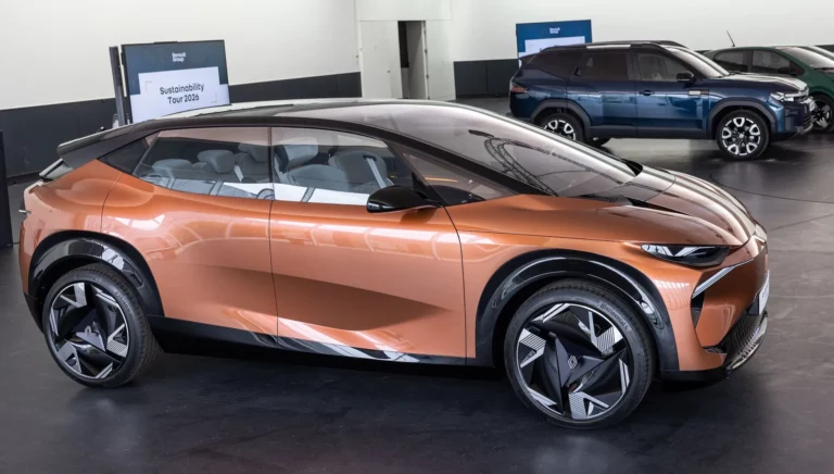 Renault R-Space Lab concept car fitted with Continental EcoContact 7 low-rolling-resistance EV tire