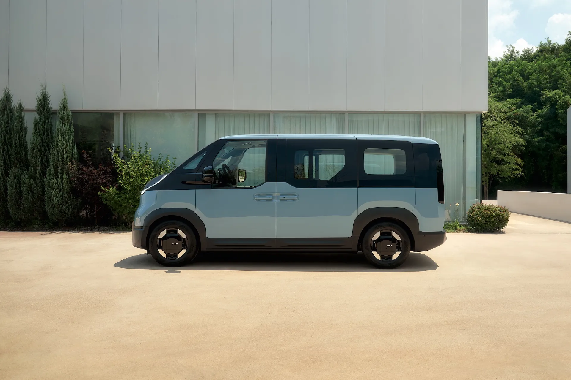 Kia PV5 Passenger Adds 7-Seat Variant, Elite Grade
