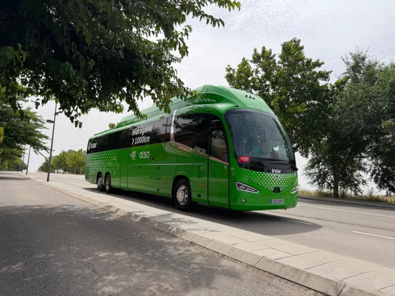 Bosch fuel-cell bus built by Irizar operating on a Madrid public transit route during Alsa passenger trial