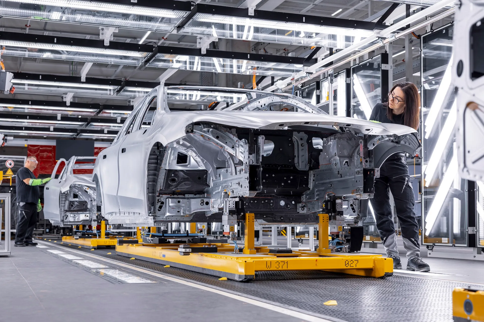 Mercedes-Benz Doubles Kecskemét Plant, Launches Electric C-Class
