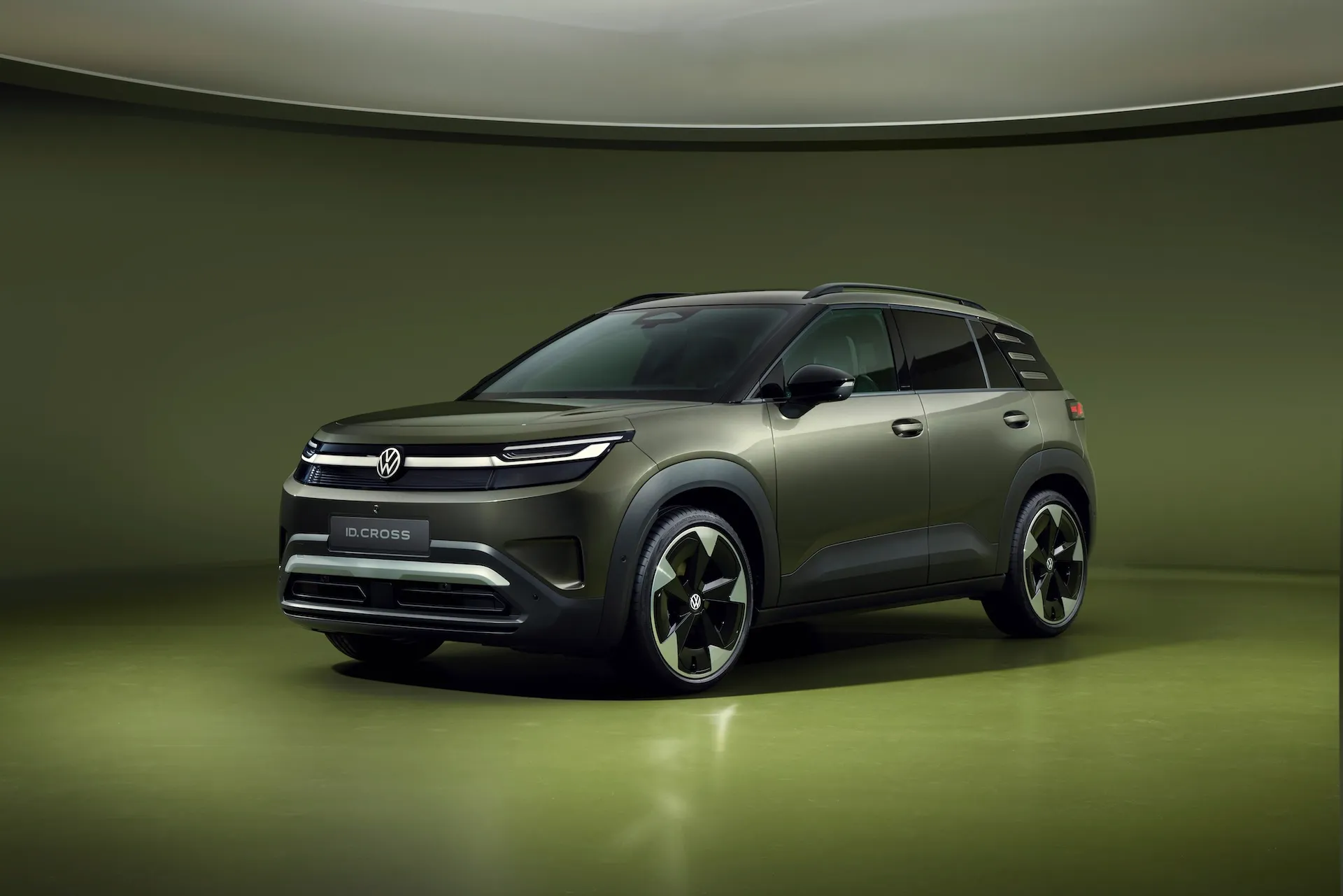 The all-new Volkswagen ID. Cross electric SUV in Nori Green Metallic