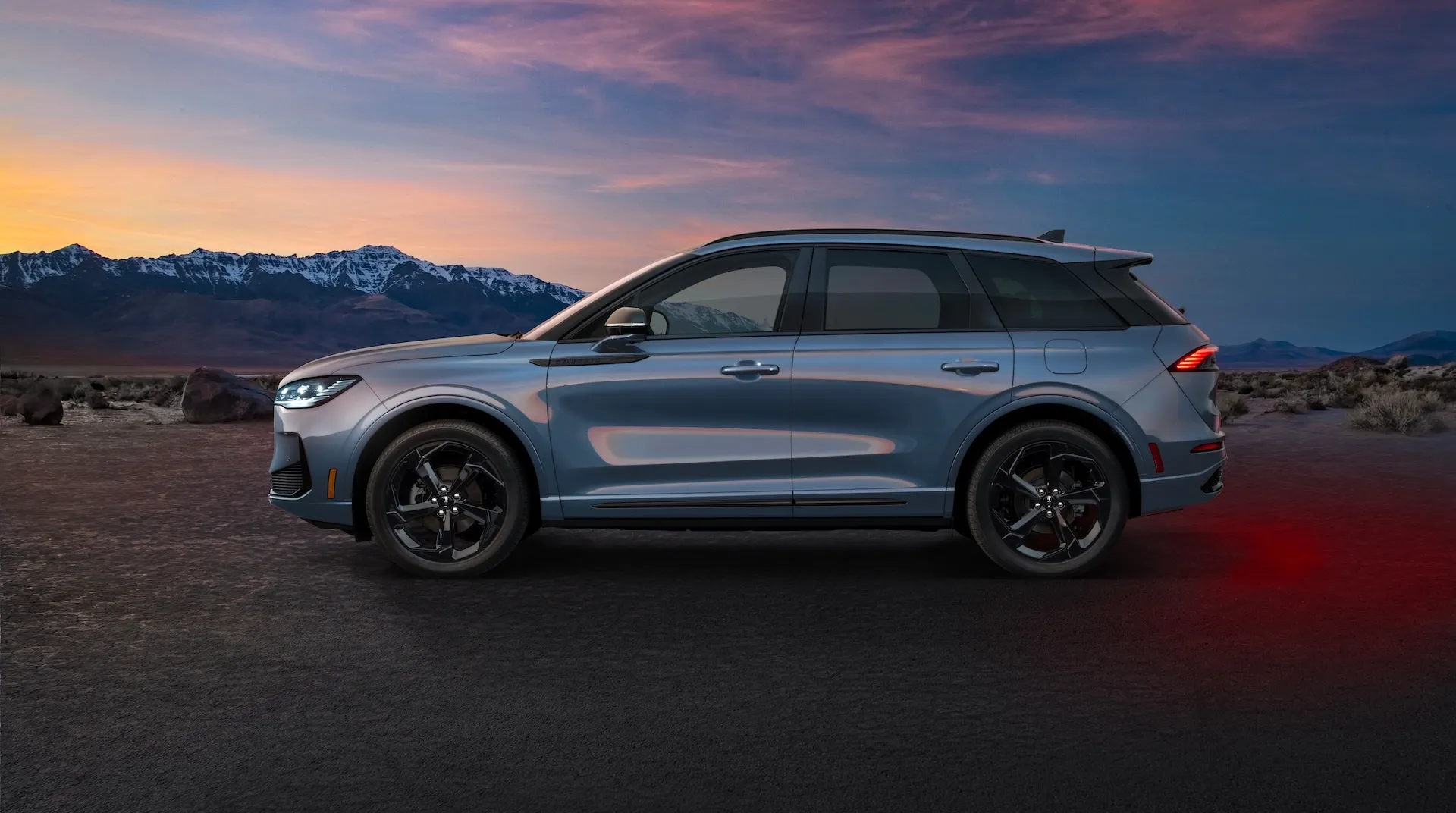 2027 Lincoln Corsair Hybrid Gets 305 HP Standard