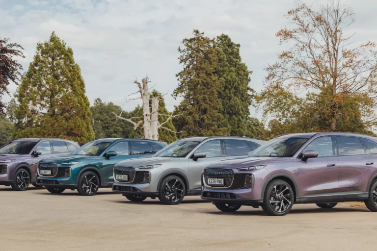 LEPAS L8 PHEV SUV, the flagship model covered by the brand's new UK finance partnership with Black Horse and Lex Autolease