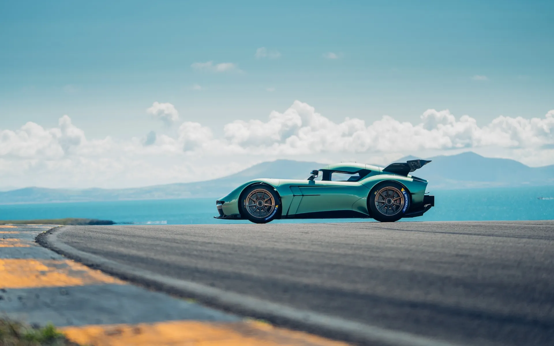 McMurtry Spéirling PURE Debuts at Monterey Car Week